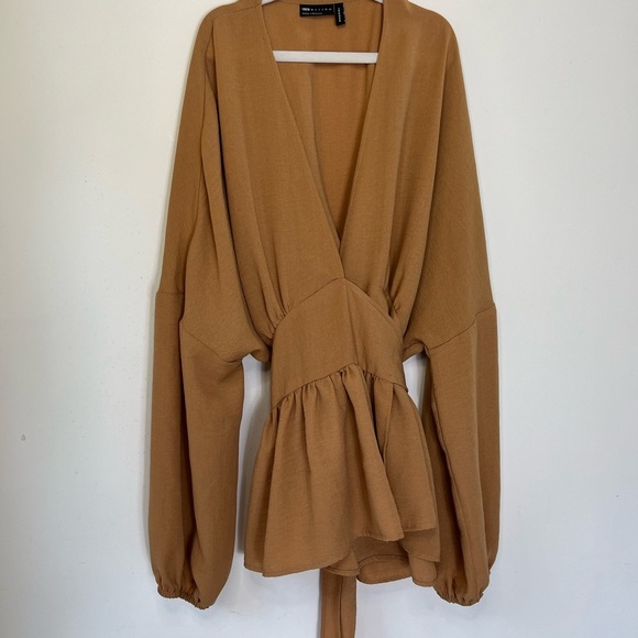 ASOS Design Tan Peplum Wrap Top US 6 Deep V Neck Long Sleeve Boho Fall Romantic - Picture 6 of 10